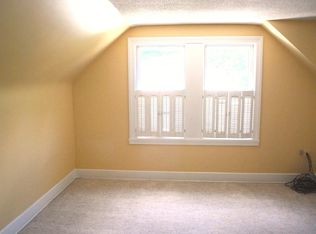 Building Photo - 1228 Oakmont Ave
