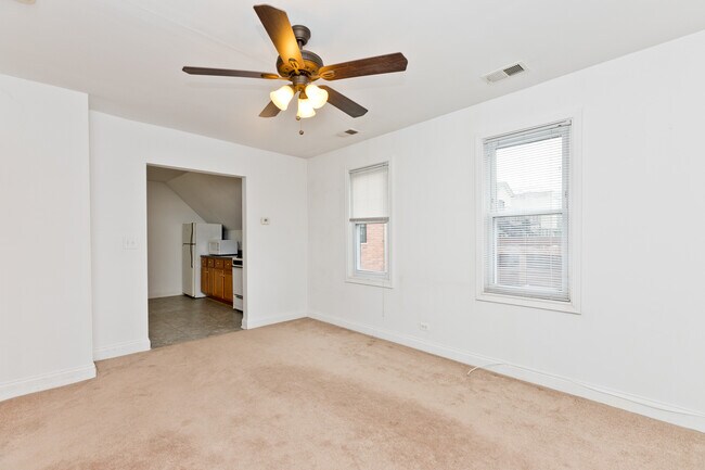 Building Photo - 3324 N Clifton Ave