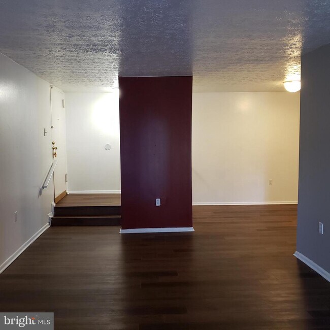 Building Photo - 7814 Hanover Pkwy