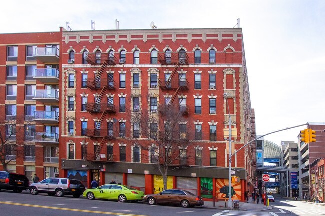 Foto del edificio - 320-322 Pleasant Ave