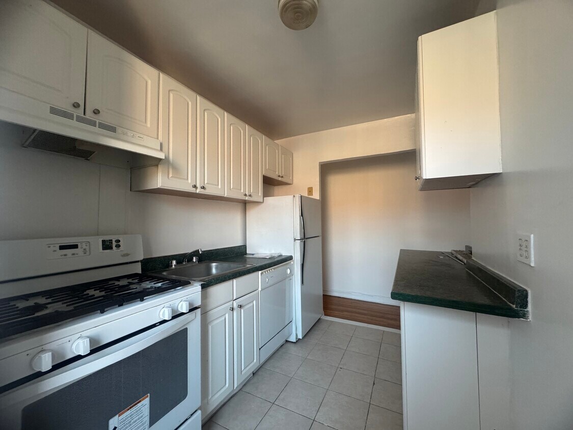 Foto principal - 3404 76th St