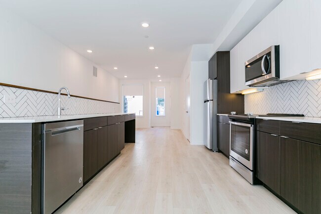 Building Photo - 1240 N Taney St