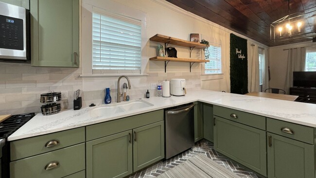 Foto del edificio - Furnished unit 2 blocks from the Alamodome.