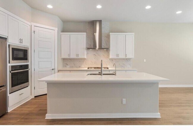 Building Photo - 353 Pisa Ln