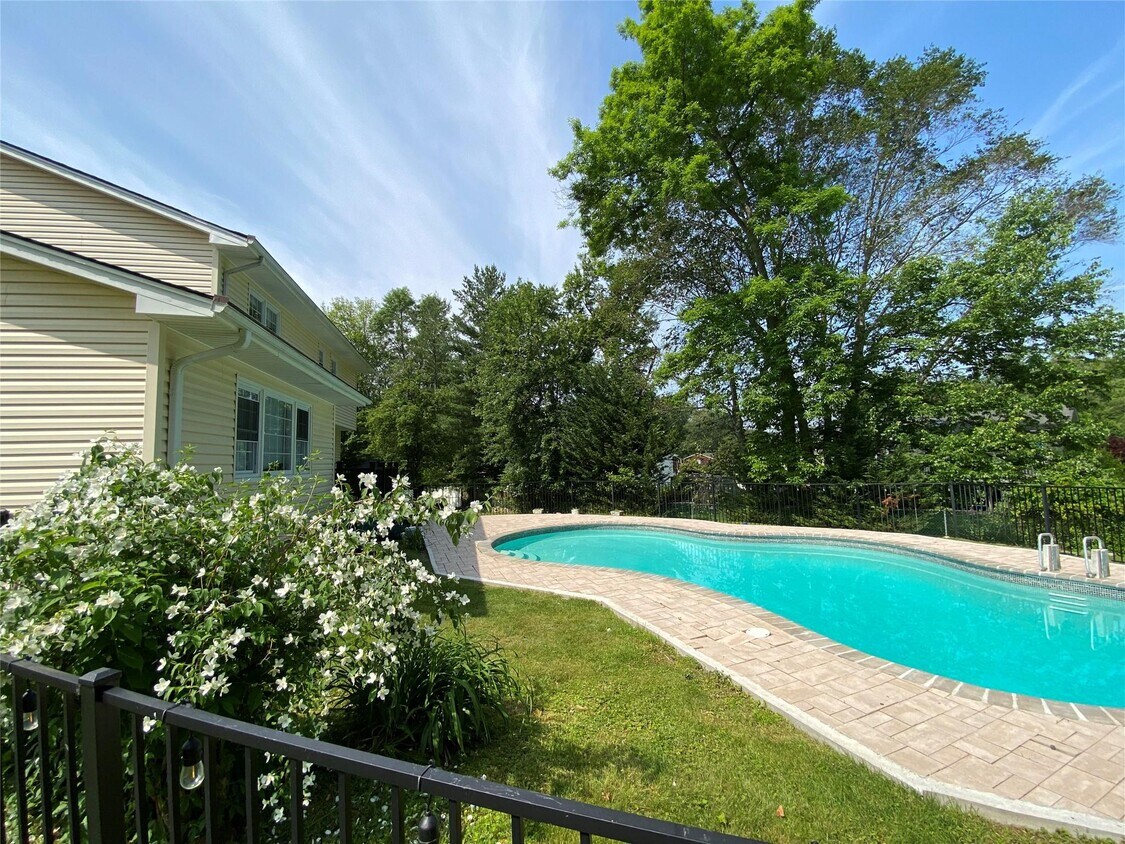 Foto principal - 213 Fort Lee Pl