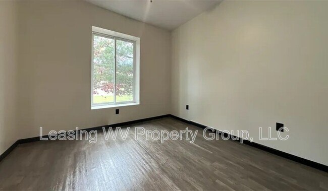 Foto del edificio - 408 Leon Sullivan Way