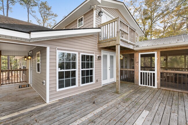 Building Photo - 292 Tuckasee-King Landing Rd