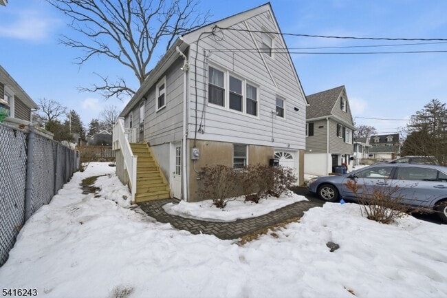 Building Photo - 37 Wenonah Ave