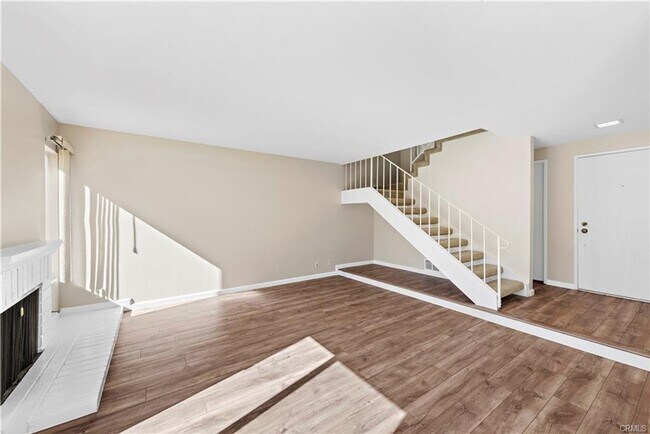 Building Photo - Yorba Linda Townhome