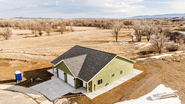 Foto del edificio - BRAND NEW 2 bed/  2 bath twin home with Ga...
