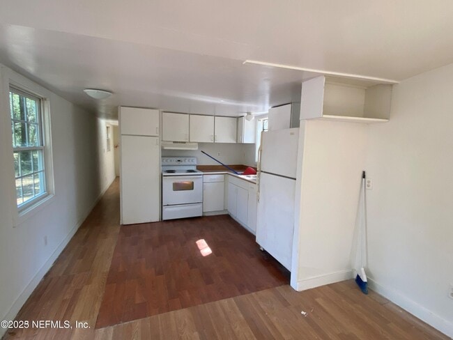 Foto del edificio - 125 Compton St