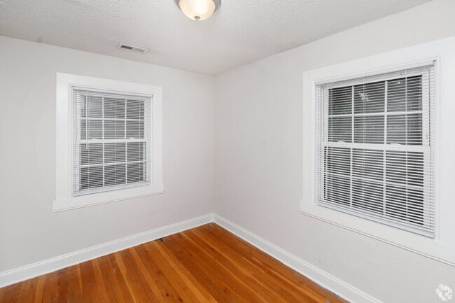 2BR,1BA-726SF - Poplar West Apartments