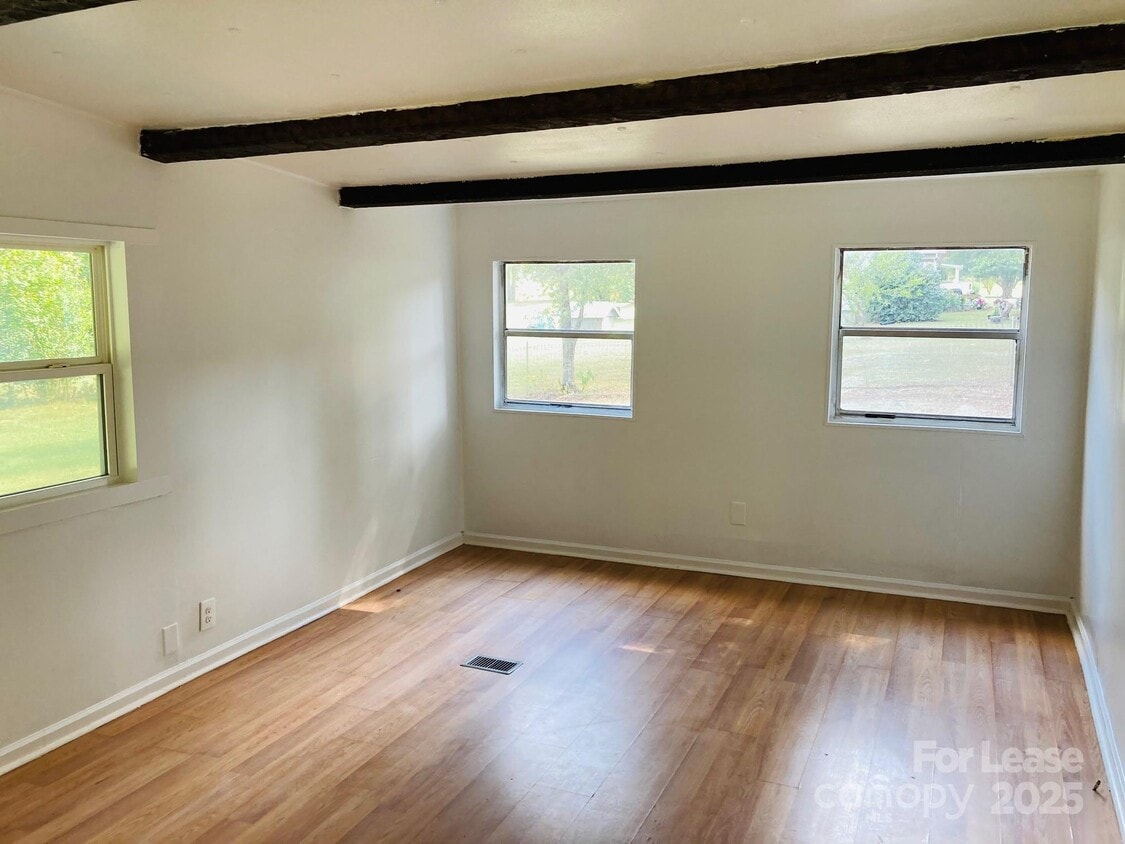 In My Room 3778 Grange Rd, Maiden, NC 28650 - House Rental in Maiden