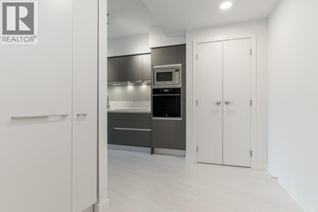 Photo du bâtiment - 180 E 2nd Ave