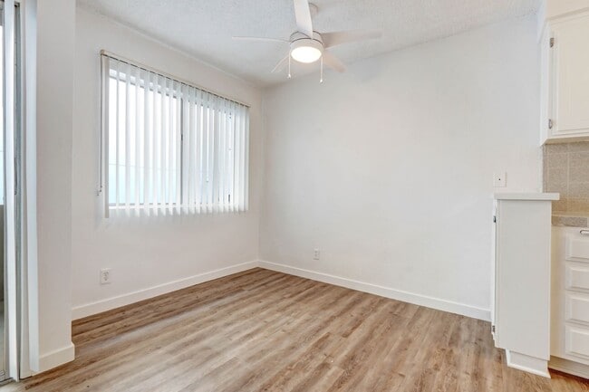 Building Photo - 1306 Armacost Ave