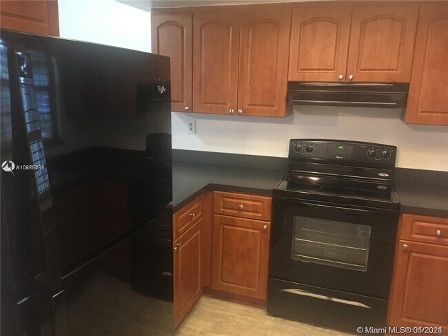 Foto del edificio - 11081 NW 7th St