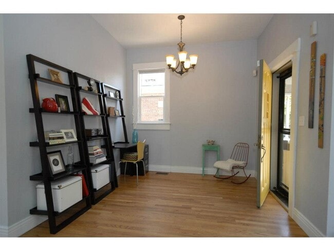 Building Photo - 3042 Franklin St