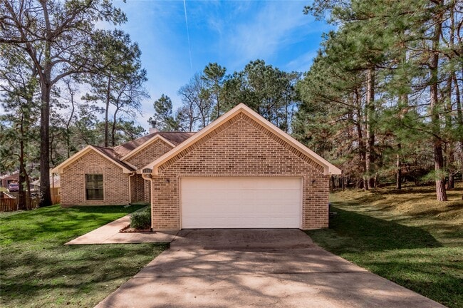 Building Photo - 1713 Greenway Dr