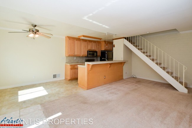 Building Photo - 5641 Playa del Rey Ct