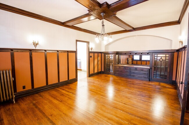 Foto del edificio - 2548 W Logan Blvd