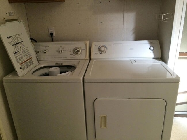 Foto del edificio - 845 M C Baca Ln