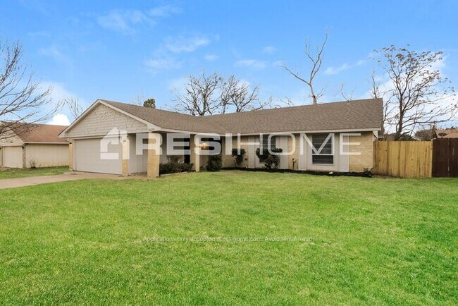 Foto del edificio - 2020 Cedarwood Dr