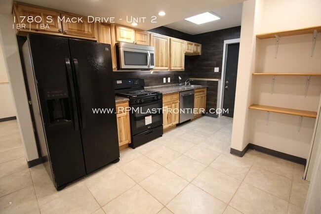 Foto del edificio - Remodeled 1 bedroom with a garage!