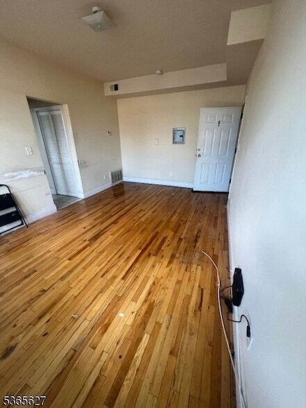 Foto del edificio - 413-15 Dodd St