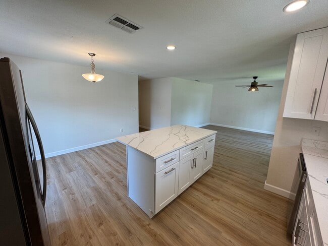 Foto del edificio - 7411 S Elliott St