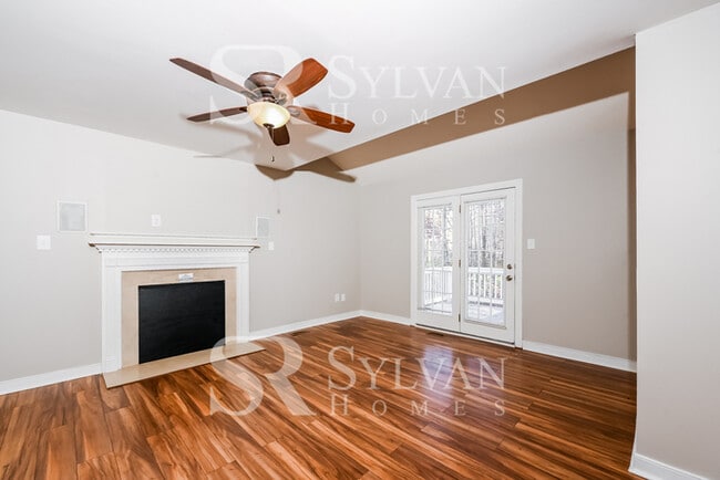 Foto del edificio - 14700 Blue Creek Pl