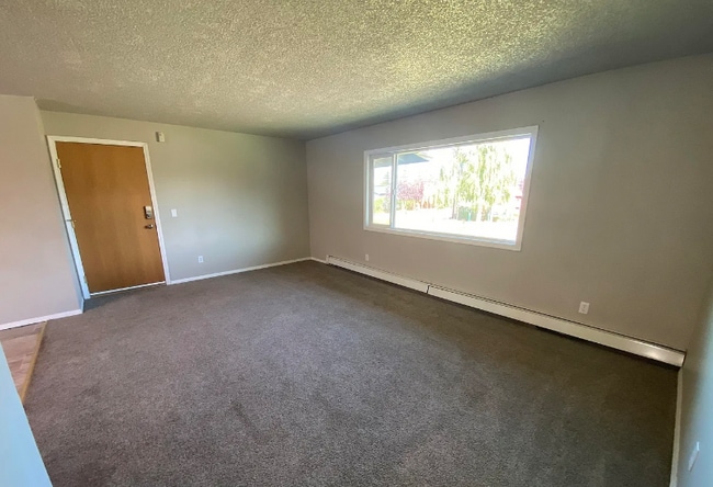Building Photo - 1103 Karluk St