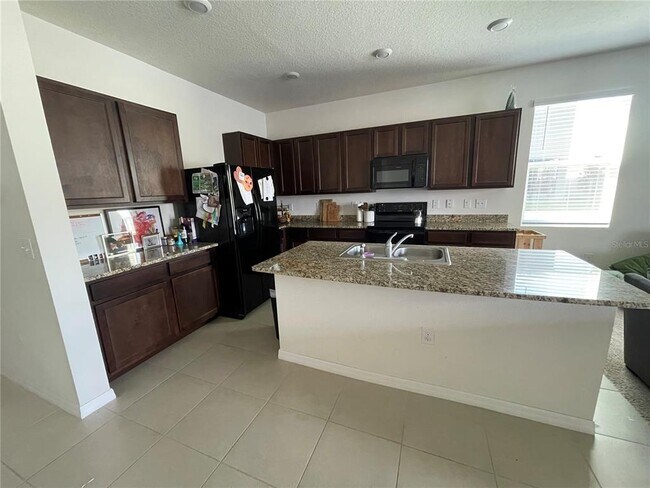 Building Photo - 2819 Suncoast Blend Dr