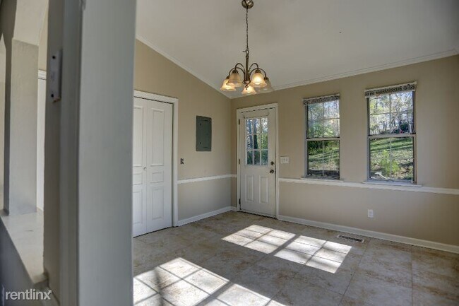 Foto del edificio - 2 br, 1.5 bath Townhome - 6947 Glen Errol Way