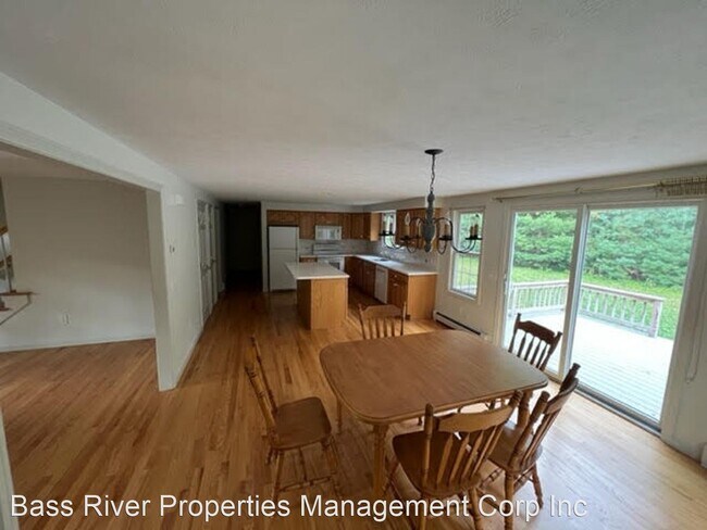 Foto del edificio - 4 br, 2 bath House - 9 Rainbow Avenue