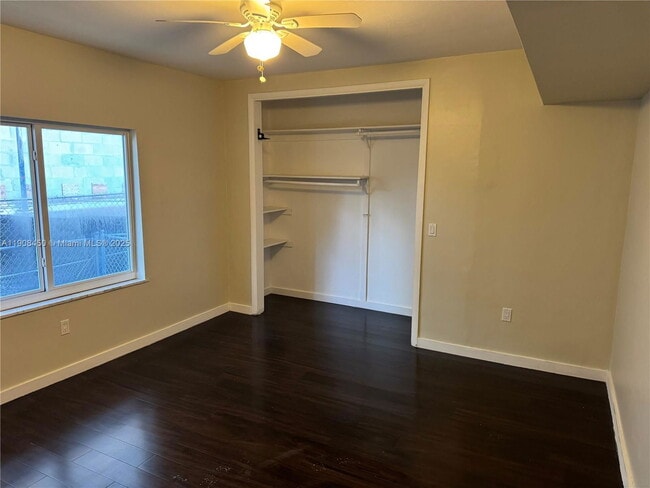 Building Photo - 1339 Flamingo Way