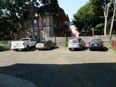 Building Photo - 143 Davenport Ave