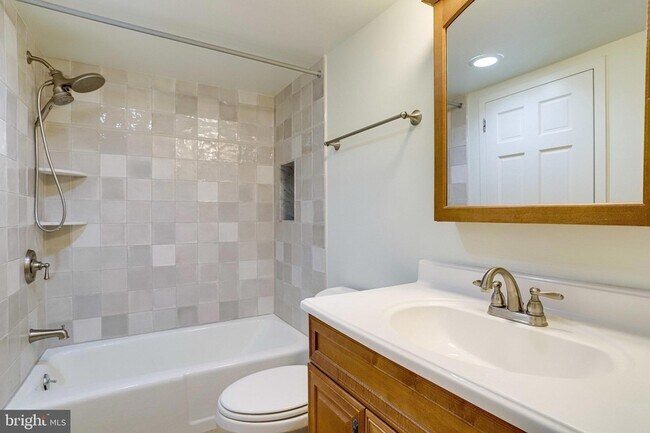 Foto del edificio - 3800 Fairfax Dr