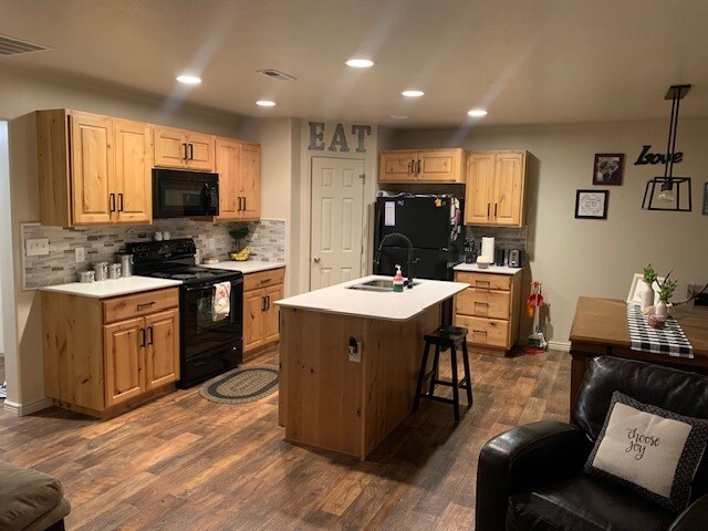 Foto del edificio - 697 S 260 W