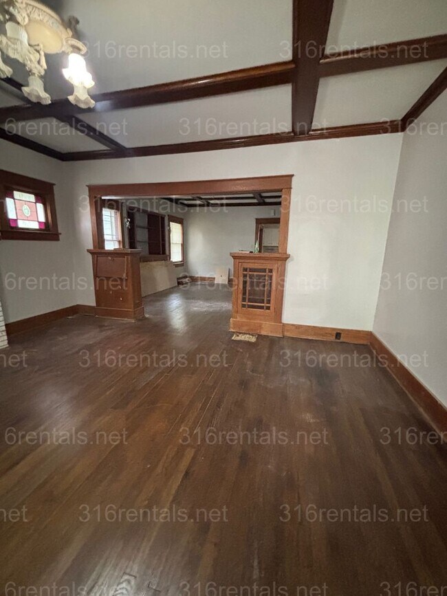 Foto del edificio - Five bedroom Two bath house for rent!