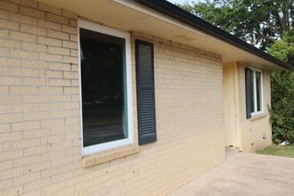 Building Photo - 1064 S Lexington Ave