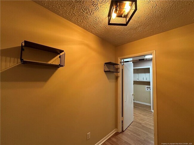 Foto del edificio - 6935 Brockwood St