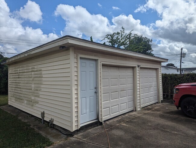 Foto del edificio - 219 Terry Pkwy