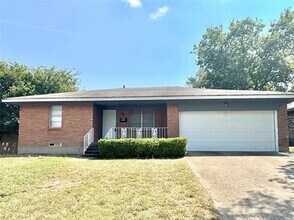 Building Photo - 1032 Glen Park Dr