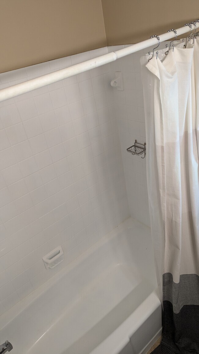 Building Photo - 732 Fairview Rd