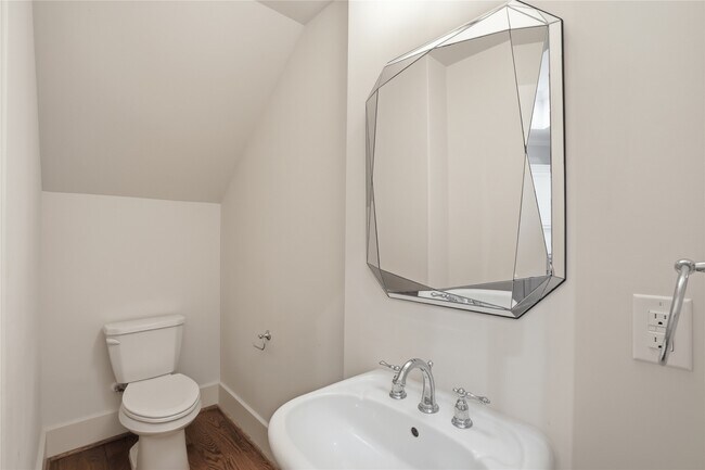 Building Photo - 4734 Aftonshire Dr