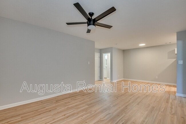 Foto del edificio - 328B Old Plantation Road