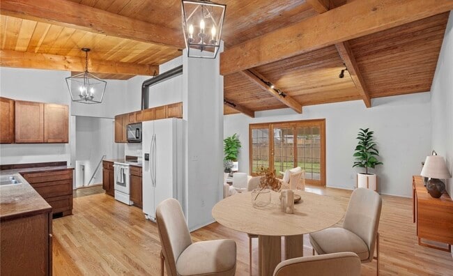 Building Photo - 616 117th St S