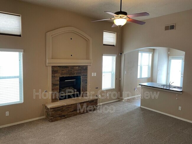 Building Photo - 908 Sellers Dr NE