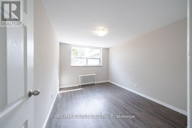 Building Photo - 2043 Prospect St