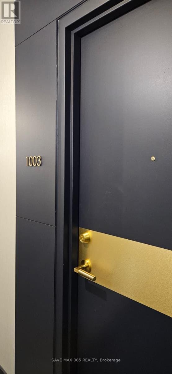 Building Photo - 18 Yonge St